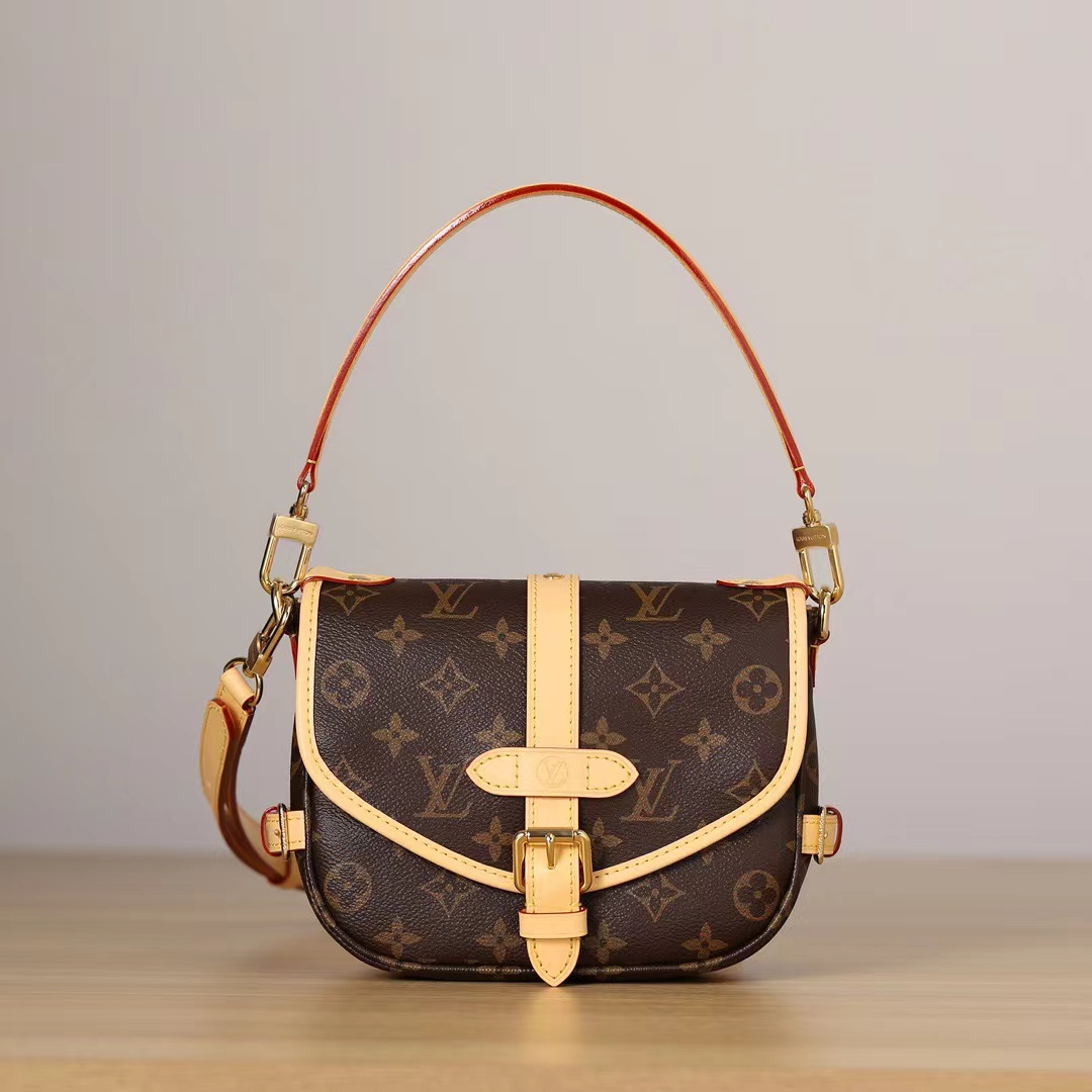 LOUIS VUITTON M46740 (20X16X7.5cm)