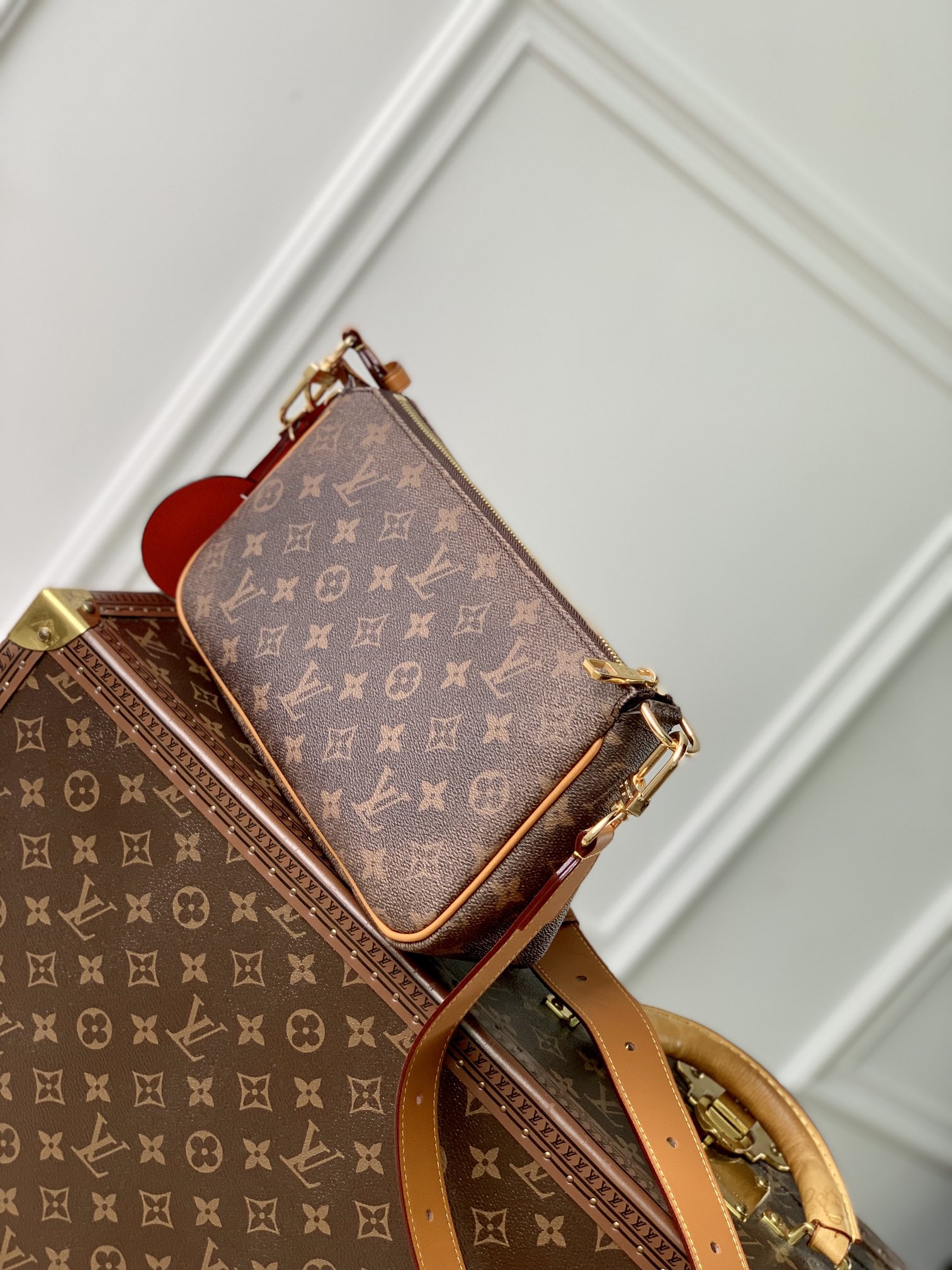 LOUIS VUITTON M11623