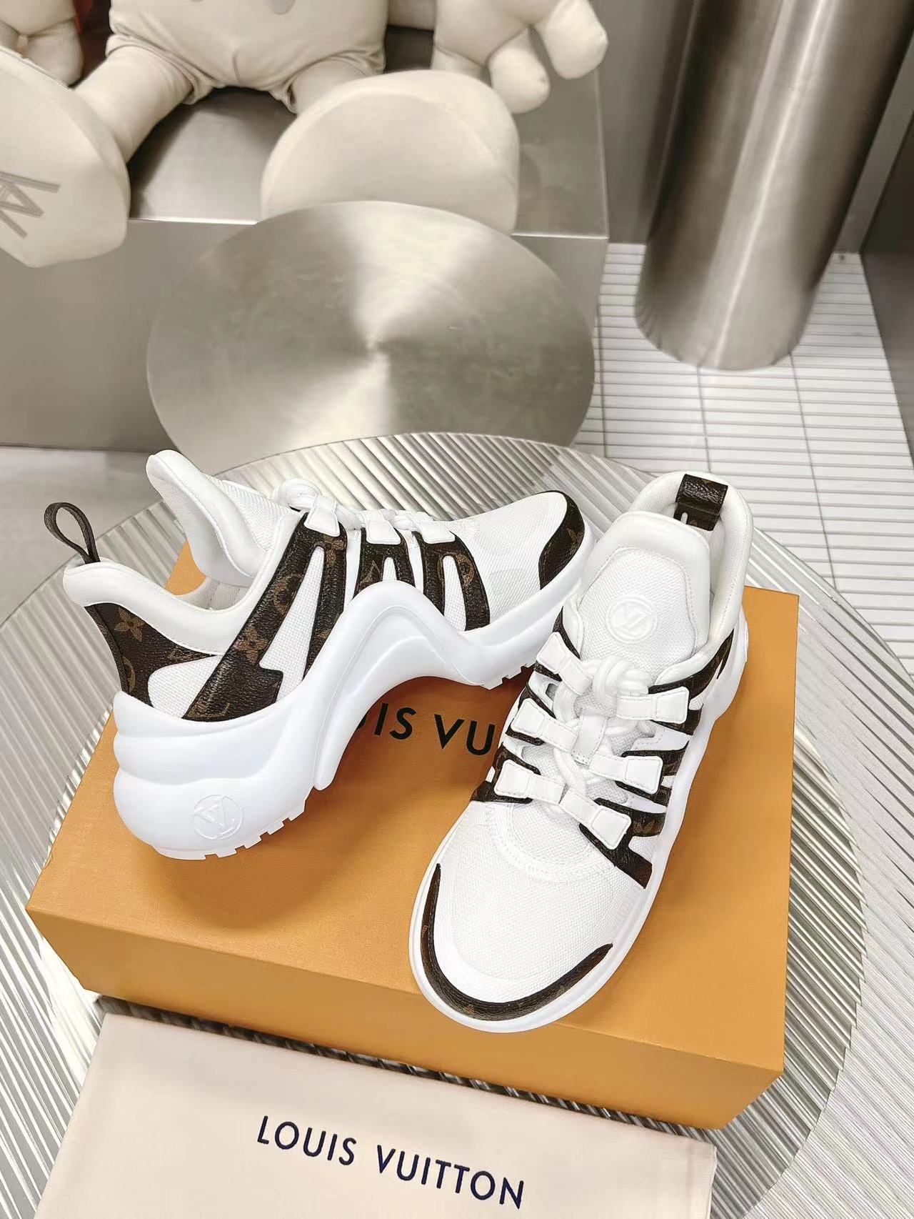 Louis Vuitton Sneakers In White