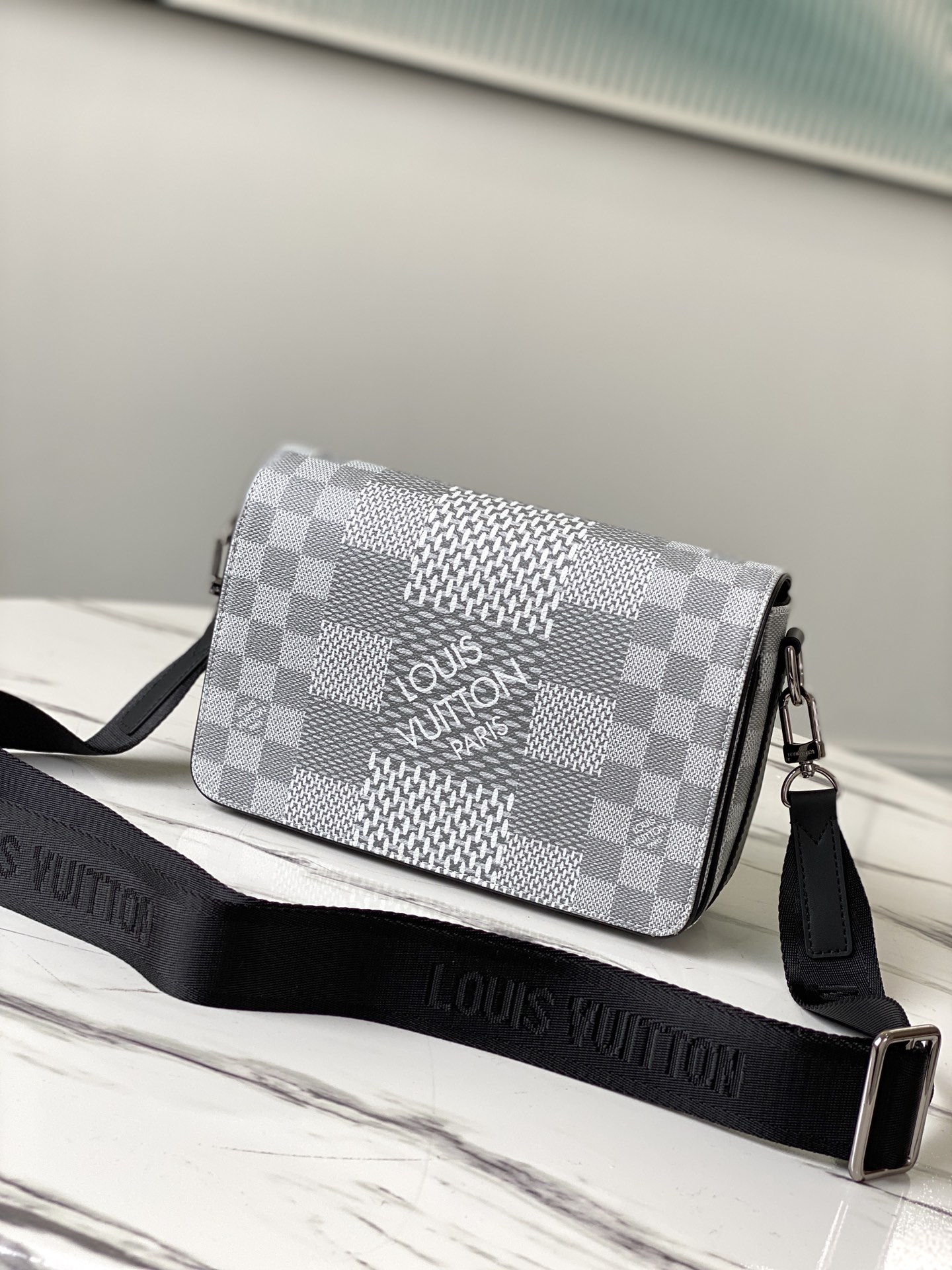 Louis Vuitton LV Studio Messenger Damier Graphite N50014 (23.5X14X5cm)