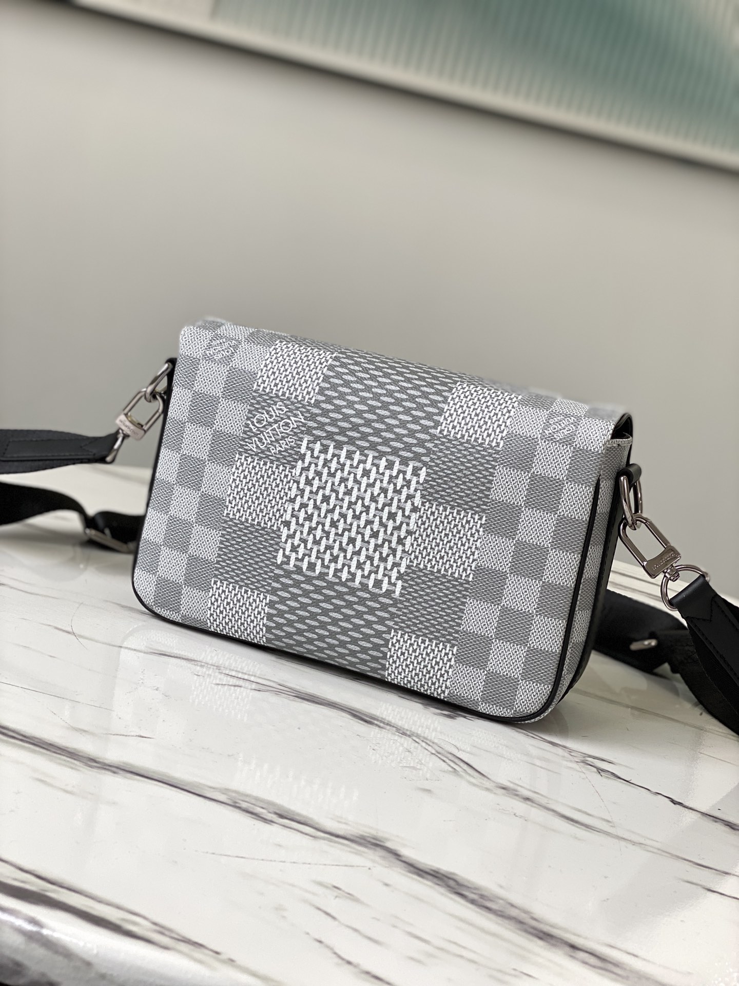 Louis Vuitton LV Studio Messenger Damier Graphite N50014 (23.5X14X5cm)